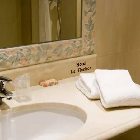 Hotell Le Rocher Calvi (Corsica)