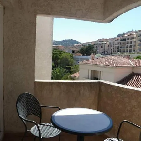 Le Rocher Hotel 3*