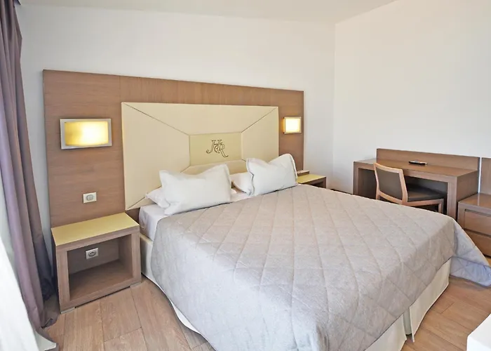 Le Rocher Hotell 3*