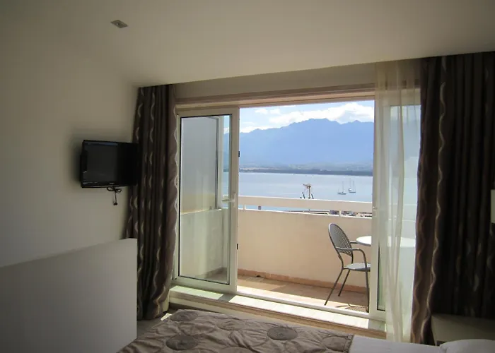 Hotell Le Rocher Calvi (Corsica)