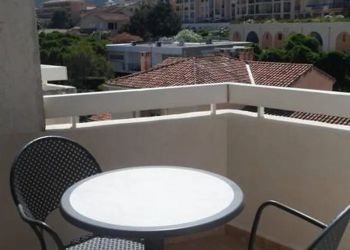 Hotell Le Rocher Calvi (Corsica)