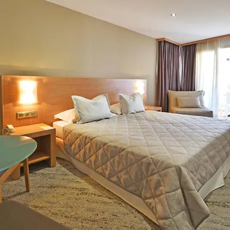 Le Rocher Hotel