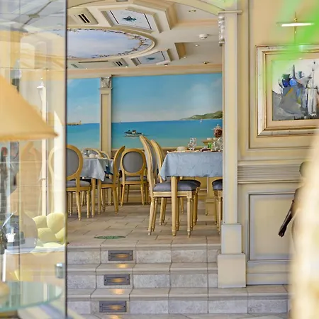 Le Rocher Hotel