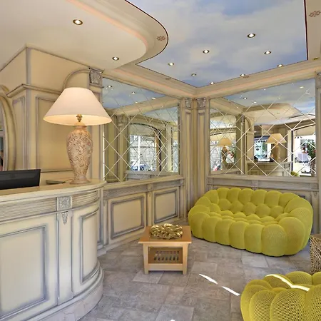 Le Rocher Hotel