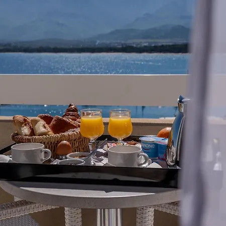 Le Rocher 3*