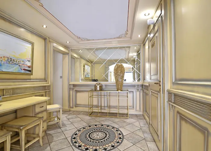 Le Rocher Отель 3*