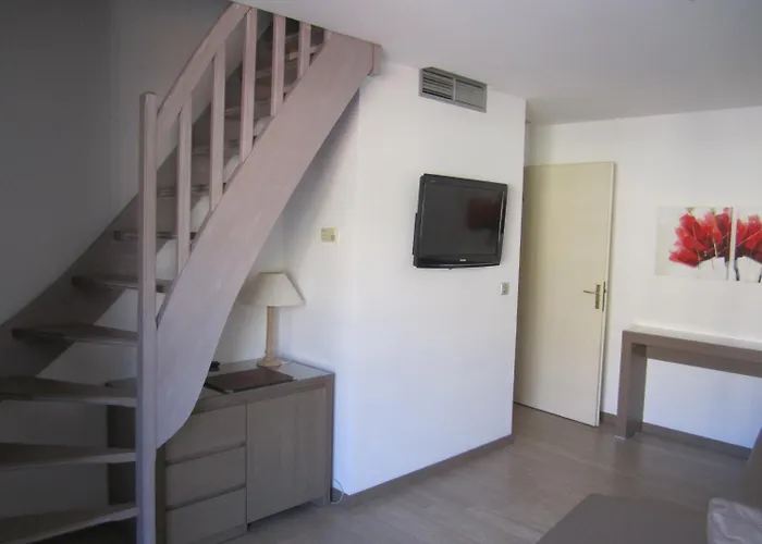 オテル ル ロシェ 3*